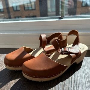 Low wood Lotta from Stockholm women’s brown clogs